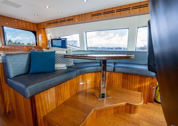 Hatteras 80 Motor Yacht Sky Lounge image