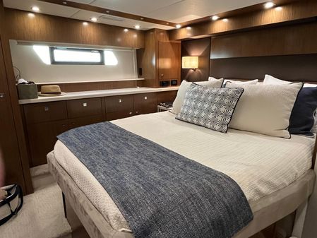 Cruisers Yachts 48 Cantius image