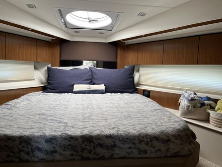 Cruisers Yachts 48 Cantius image