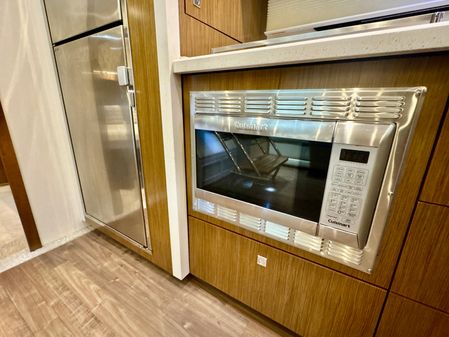 Cruisers Yachts 48 Cantius image