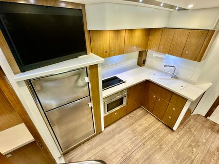 Cruisers Yachts 48 Cantius image