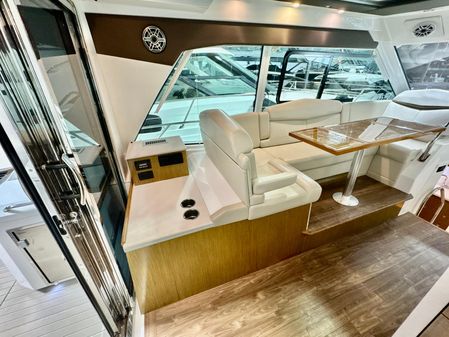 Cruisers Yachts 48 Cantius image