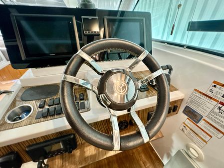 Cruisers Yachts 48 Cantius image