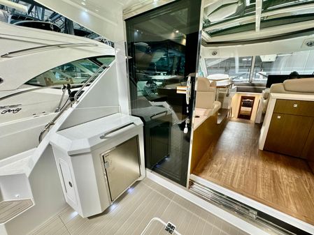 Cruisers Yachts 48 Cantius image