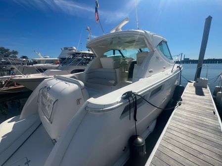 Tiara Yachts 3500 Sovran LE image