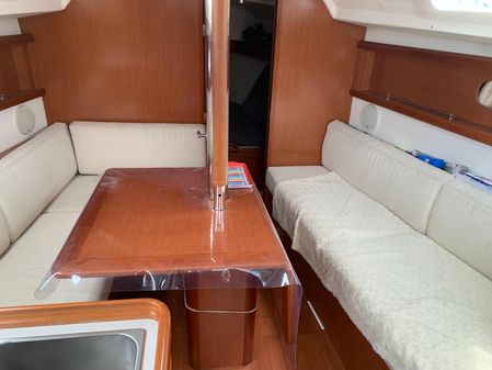 Beneteau Oceanis 31 image