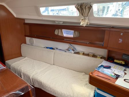 Beneteau Oceanis 31 image