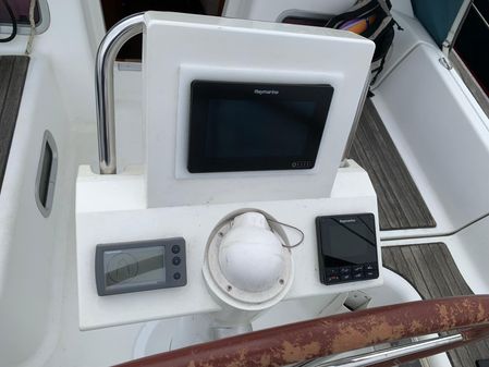 Beneteau Oceanis 31 image