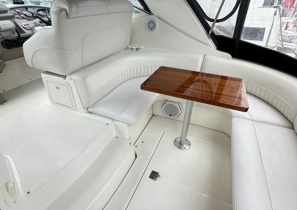 Cruisers Yachts 3470 Express image