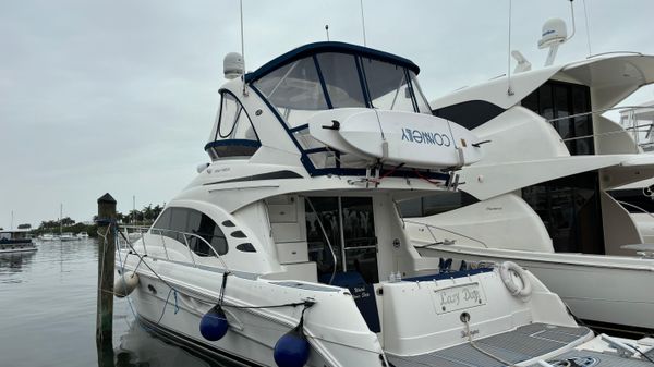 Sea Ray 44 Sedan Bridge