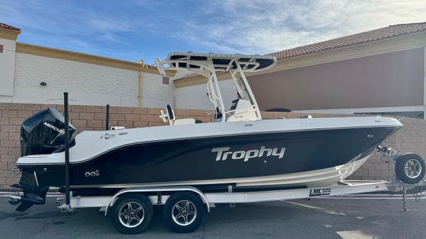 Bayliner Trophy T24CC 