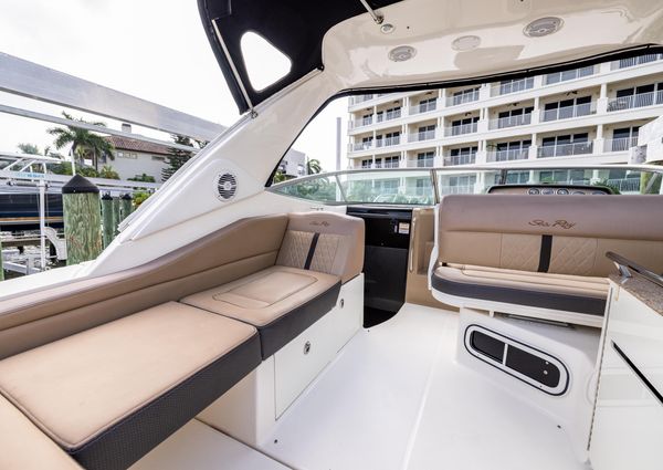 Sea Ray 310 Sundancer image