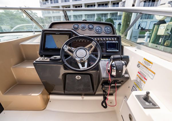 Sea Ray 310 Sundancer image