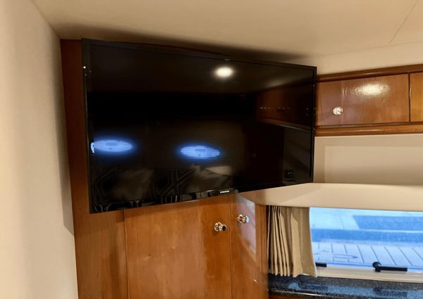 Carver 396 FLYBRIDGE MOTOR YACHT image