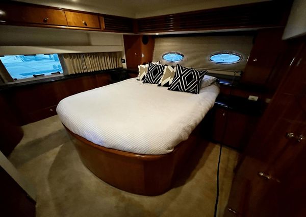 Carver 396 FLYBRIDGE MOTOR YACHT image