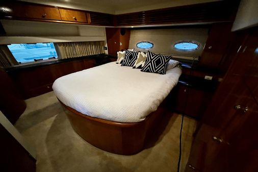 Carver 396 FLYBRIDGE MOTOR YACHT image