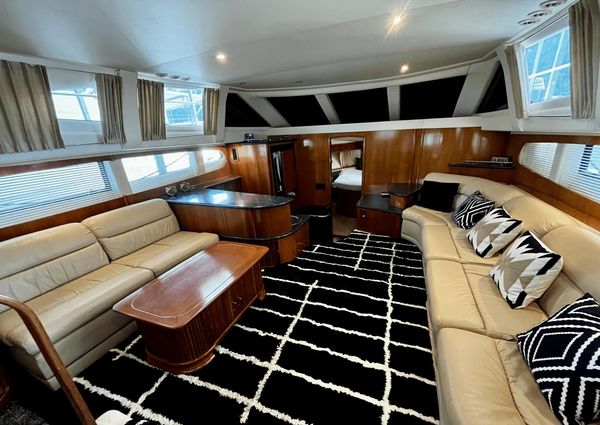 Carver 396 FLYBRIDGE MOTOR YACHT image