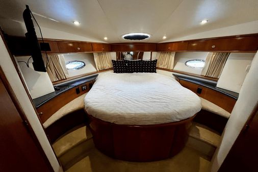 Carver 396 FLYBRIDGE MOTOR YACHT image