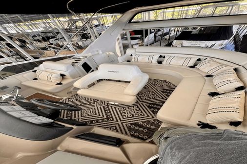 Carver 396 FLYBRIDGE MOTOR YACHT image