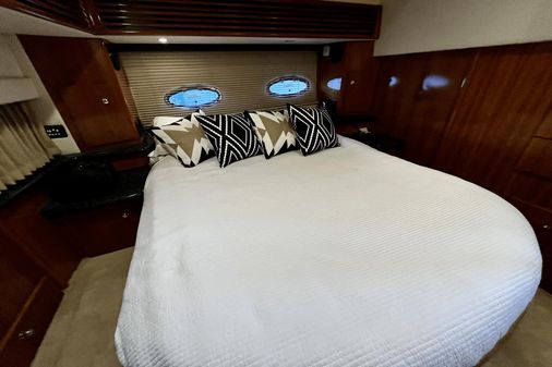 Carver 396 FLYBRIDGE MOTOR YACHT image