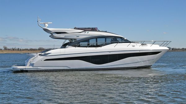 Princess Yachts S62 