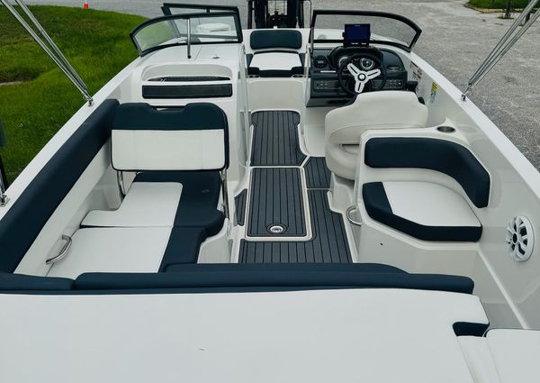 Bayliner VR6-OB image