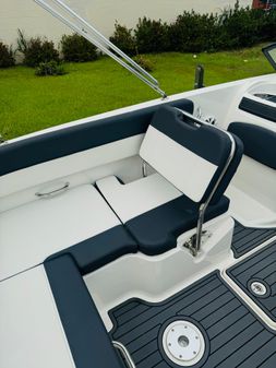 Bayliner VR6-OB image