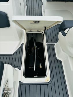 Bayliner VR6-OB image