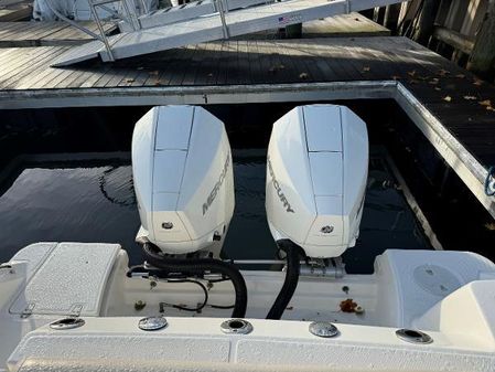 Boston Whaler 250 Outrage image