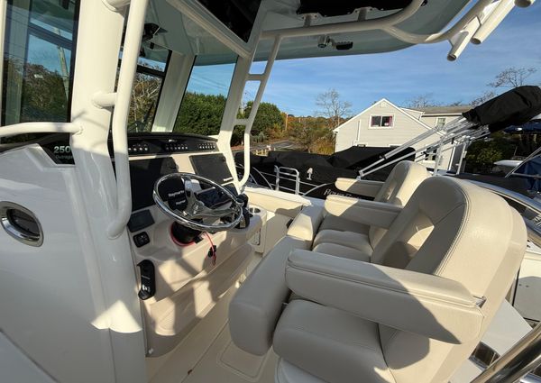 Boston Whaler 250 Outrage image