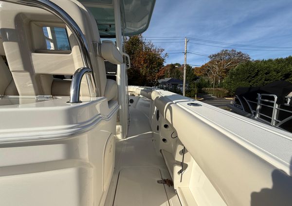 Boston Whaler 250 Outrage image