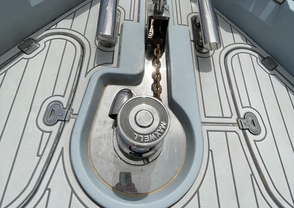 Sunseeker Predator 82 image