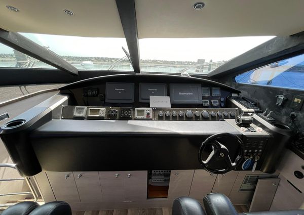 Sunseeker Predator 82 image