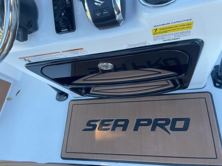 Sea-pro 210-DLX image