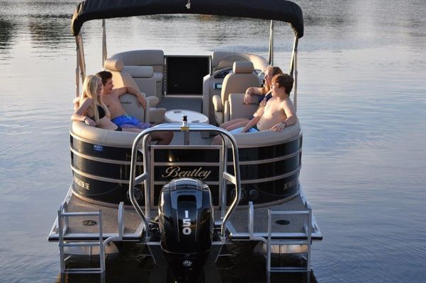 Bentley Pontoons 243 Navigator - main image