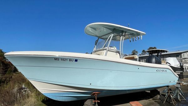 Cobia 237 Center Console 