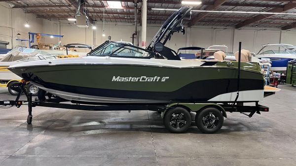 MasterCraft XT23 