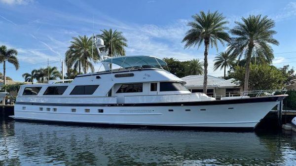 Burger Flush Deck with Flybridge 