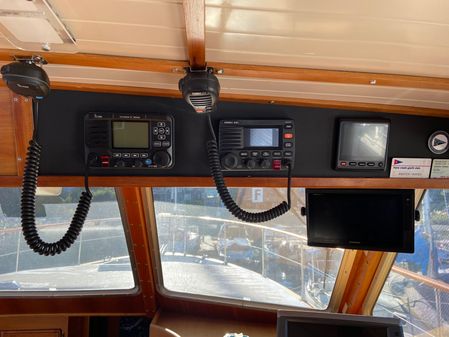 Tollycraft COCKPIT-MOTOR-YACHT image