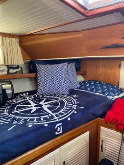 Tollycraft COCKPIT-MOTOR-YACHT image