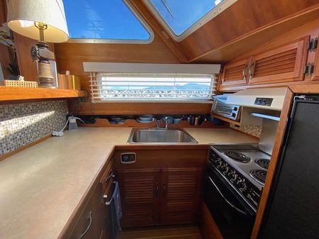 Tollycraft COCKPIT-MOTOR-YACHT image