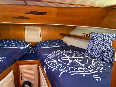Tollycraft COCKPIT-MOTOR-YACHT image