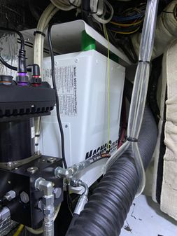 Tollycraft COCKPIT-MOTOR-YACHT image