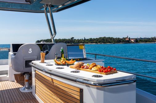 Beneteau Grand Trawler 62 image