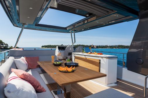 Beneteau Grand Trawler 62 image