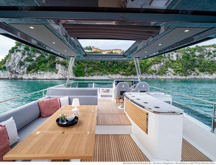 Beneteau Grand Trawler 62 image