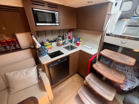 Sea Ray 350 Sundancer image