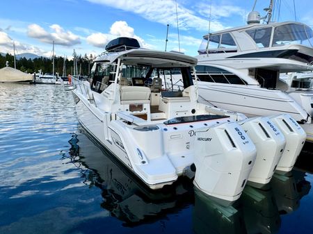 Boston Whaler 405 Conquest image