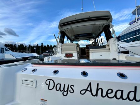 Boston Whaler 405 Conquest image