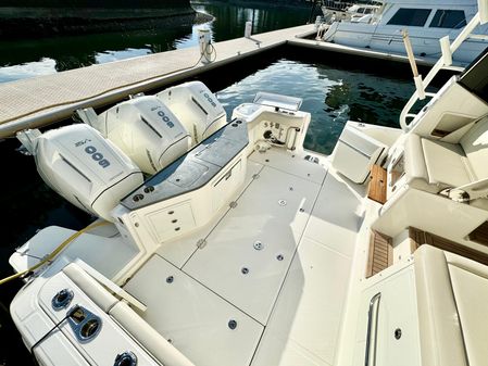 Boston Whaler 405 Conquest image